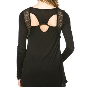 Black Diamond-Lace Cutout Tee - Women